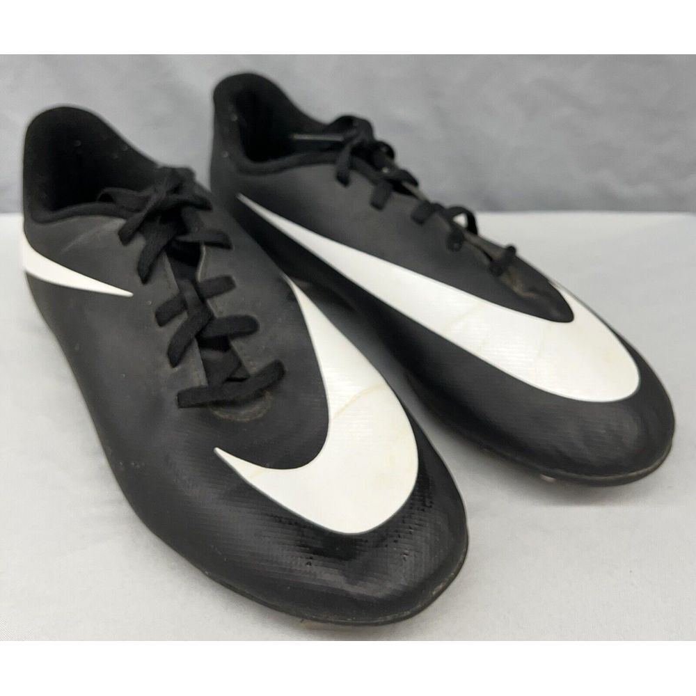 Nike Shoes Youth 4.5‎ Soccer Cleats Black Bravata Low Swoosh Sneakers Athletic